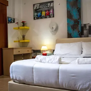 Marina's Xrisopolitissa Gazde/Camere de închiriat