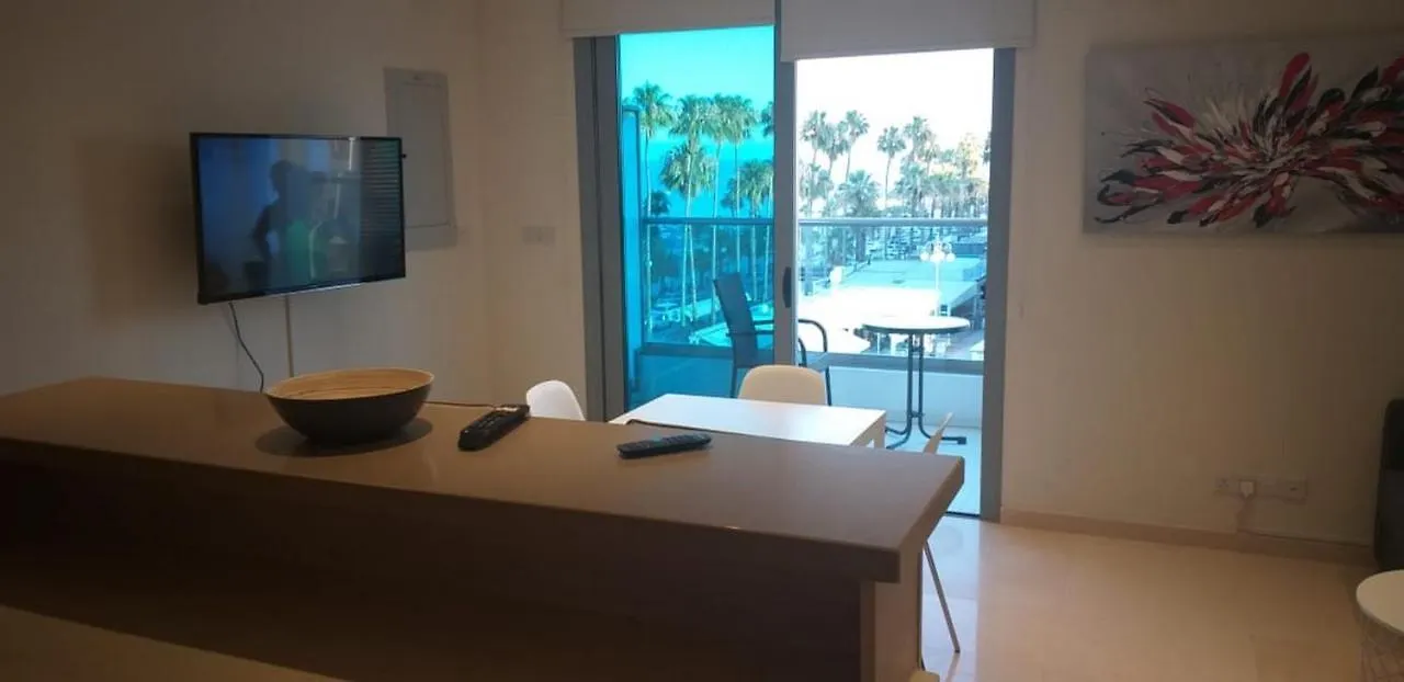 Apartment Horizon Luxury Suite At Finikoudes Beach 303 Larnaca Cyprus