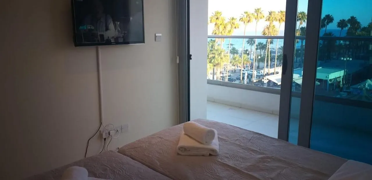 Apartment Horizon Luxury Suite At Finikoudes Beach 303 Larnaca